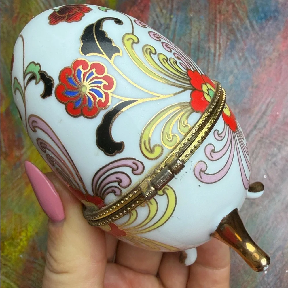 Vintage Hinged Egg Shaped Footed Floral Trinket Box Parcelain W. Gold Trim Snap